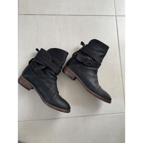 P. Monjo Ankle Boots Strappy Pull On Leather FLAWS - Picture 1 of 12